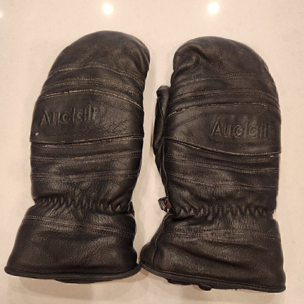 Auclair leather chopper mittens. Size M